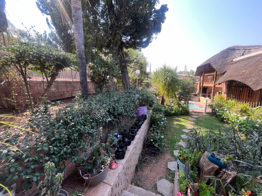 5 Bedroom Property for Sale in Die Rand Northern Cape